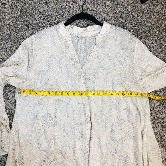 Soft Surroundings Cream and Gray Animal Print Sheer Swing Button Down Tunic - Picture 6 of 8